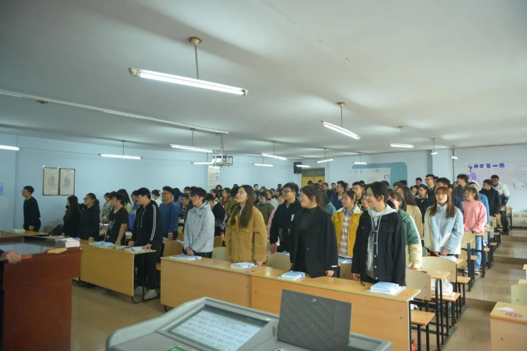 线上娱乐城：红歌唱响开学第一堂思政课