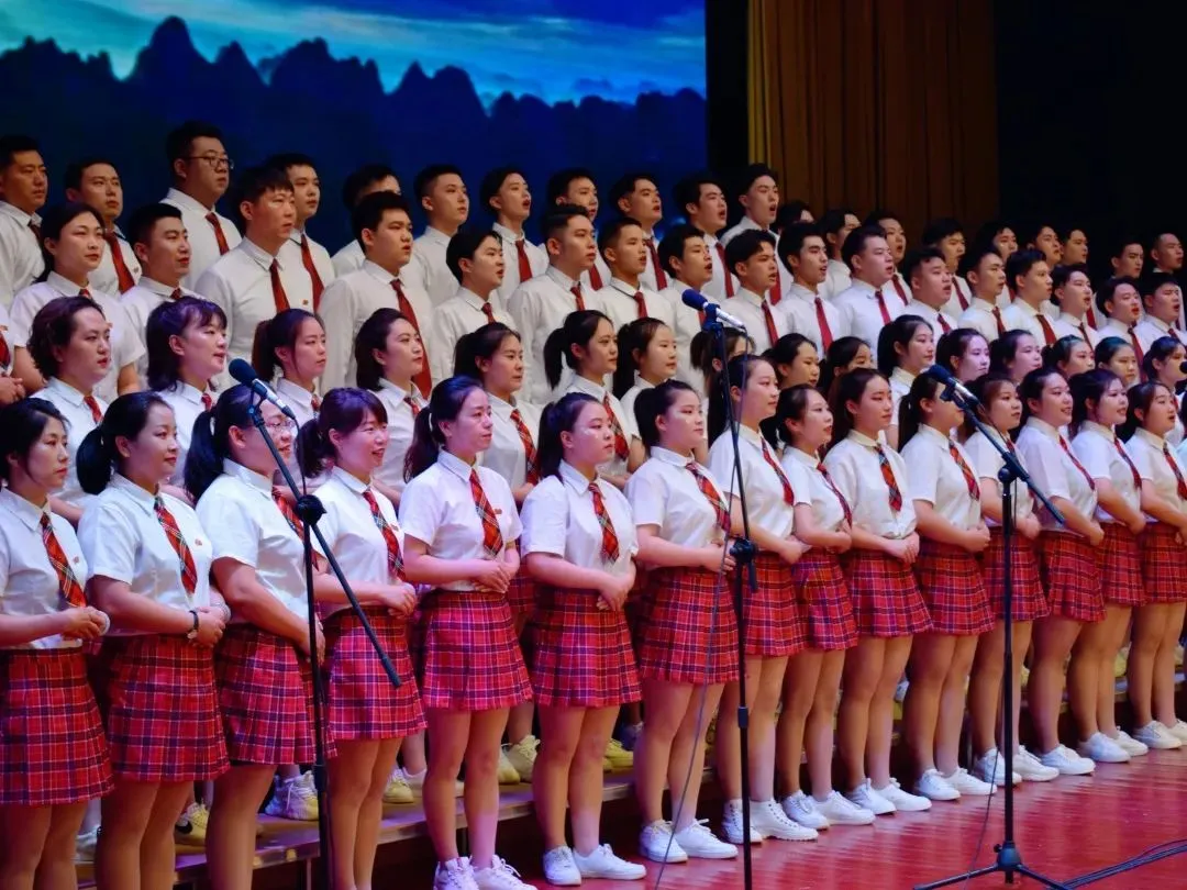 线上娱乐城举办庆祝建党100周年师生合唱大赛