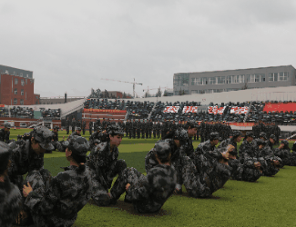 建党百年路，铸就青年魂——线上娱乐城举行庆祝建党100周年大学生预备连第三届军事技能比武