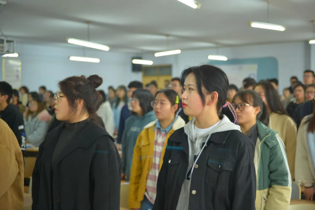 线上娱乐城：红歌唱响开学第一堂思政课