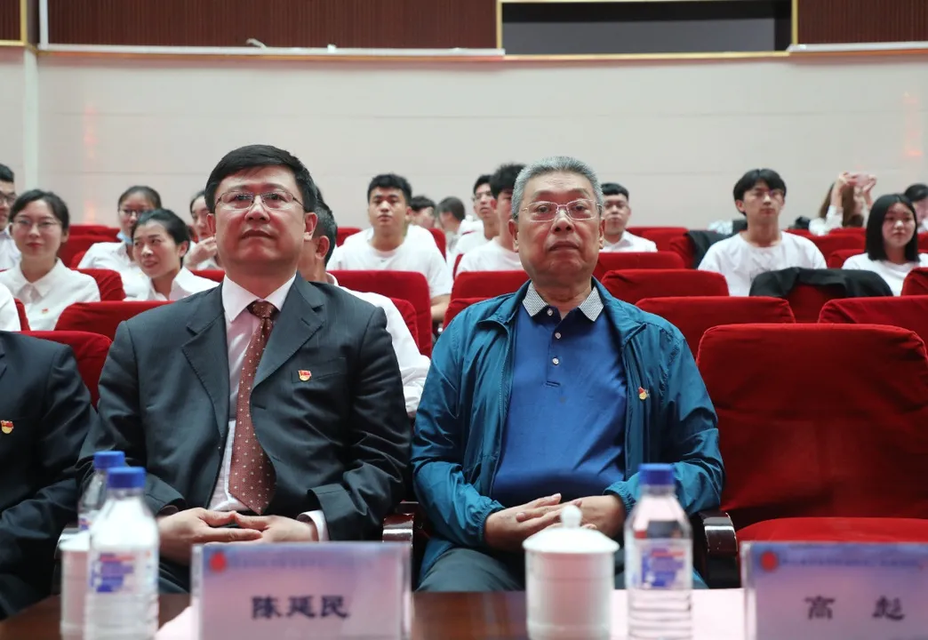 线上娱乐城举办庆祝建党100周年师生合唱大赛