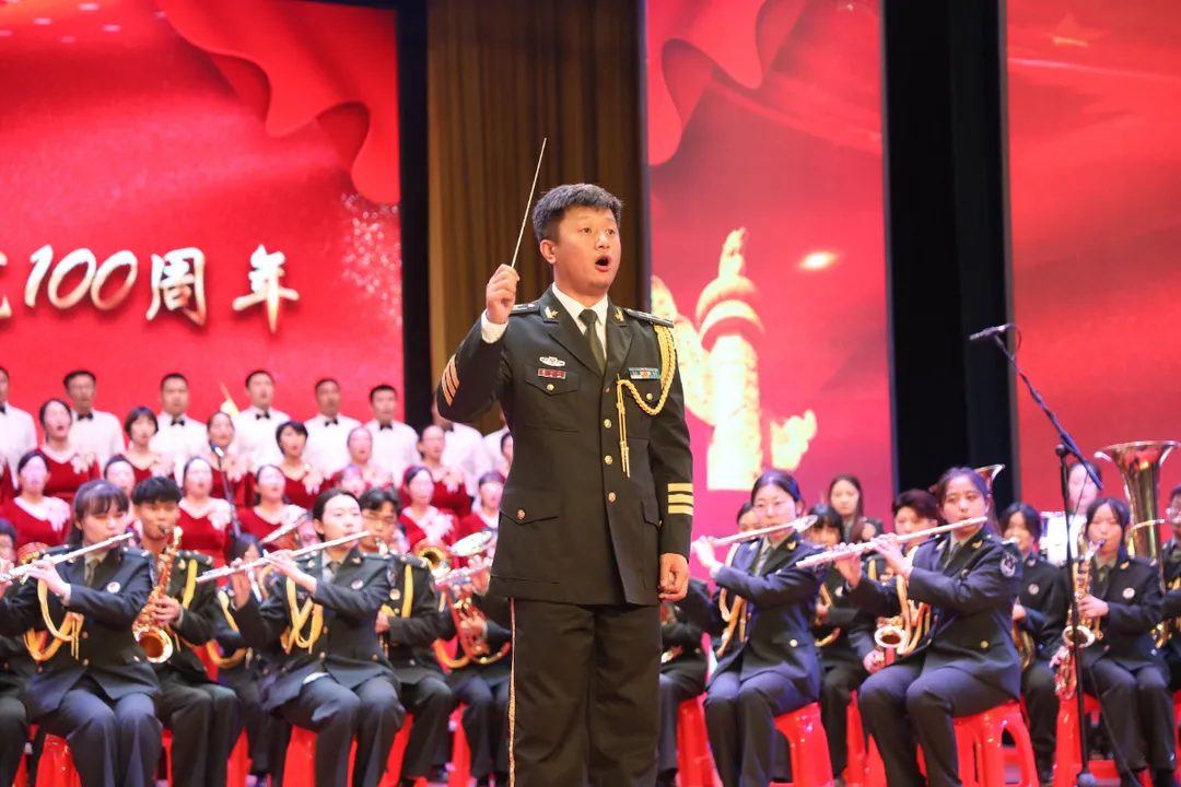 线上娱乐城举办庆祝建党100周年师生合唱大赛