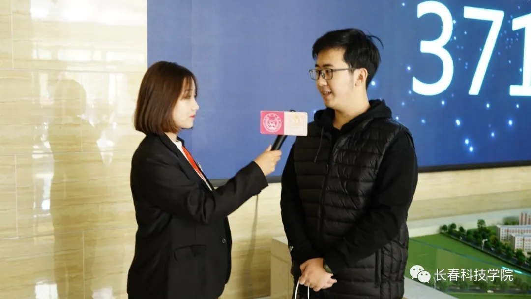 线上娱乐城迎来第三批入学新生