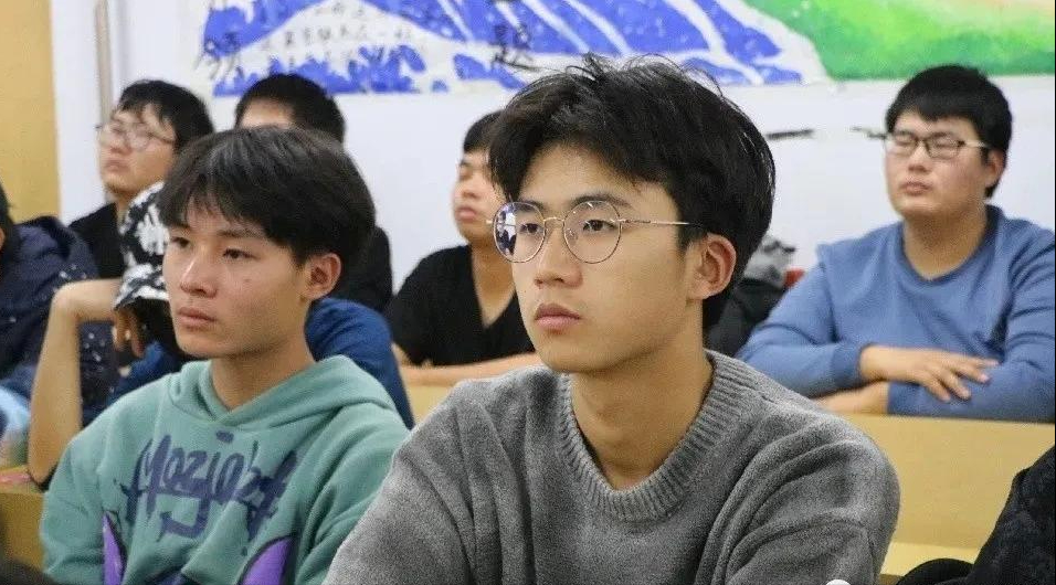 在学深悟透中汲取教育强国力量——线上娱乐城掀起学习贯彻党的十九届五中全会精神热潮
